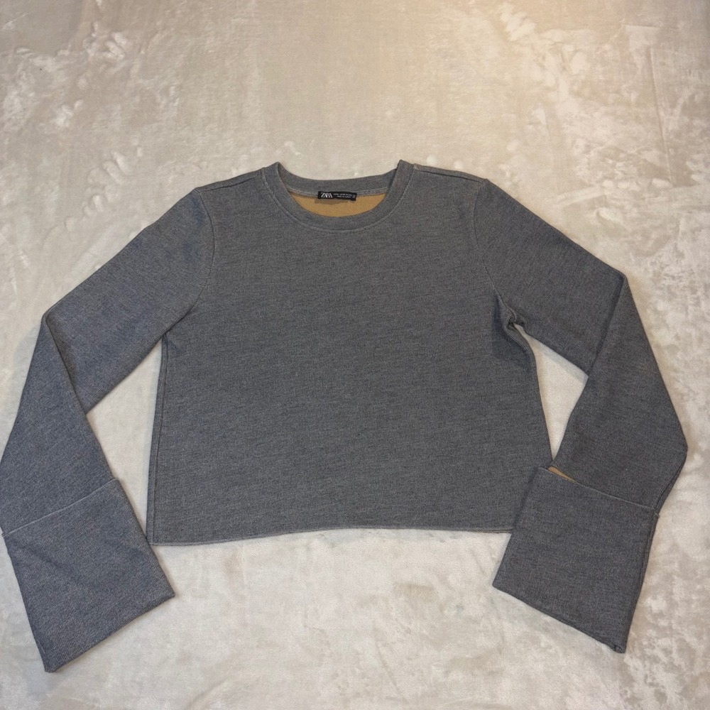 Zara Womens Grey Cropped Long Sleeve Top with Flared Cuffs Size Medium